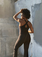 Load image into Gallery viewer, DEMI Keyhole Sports Top-Black
