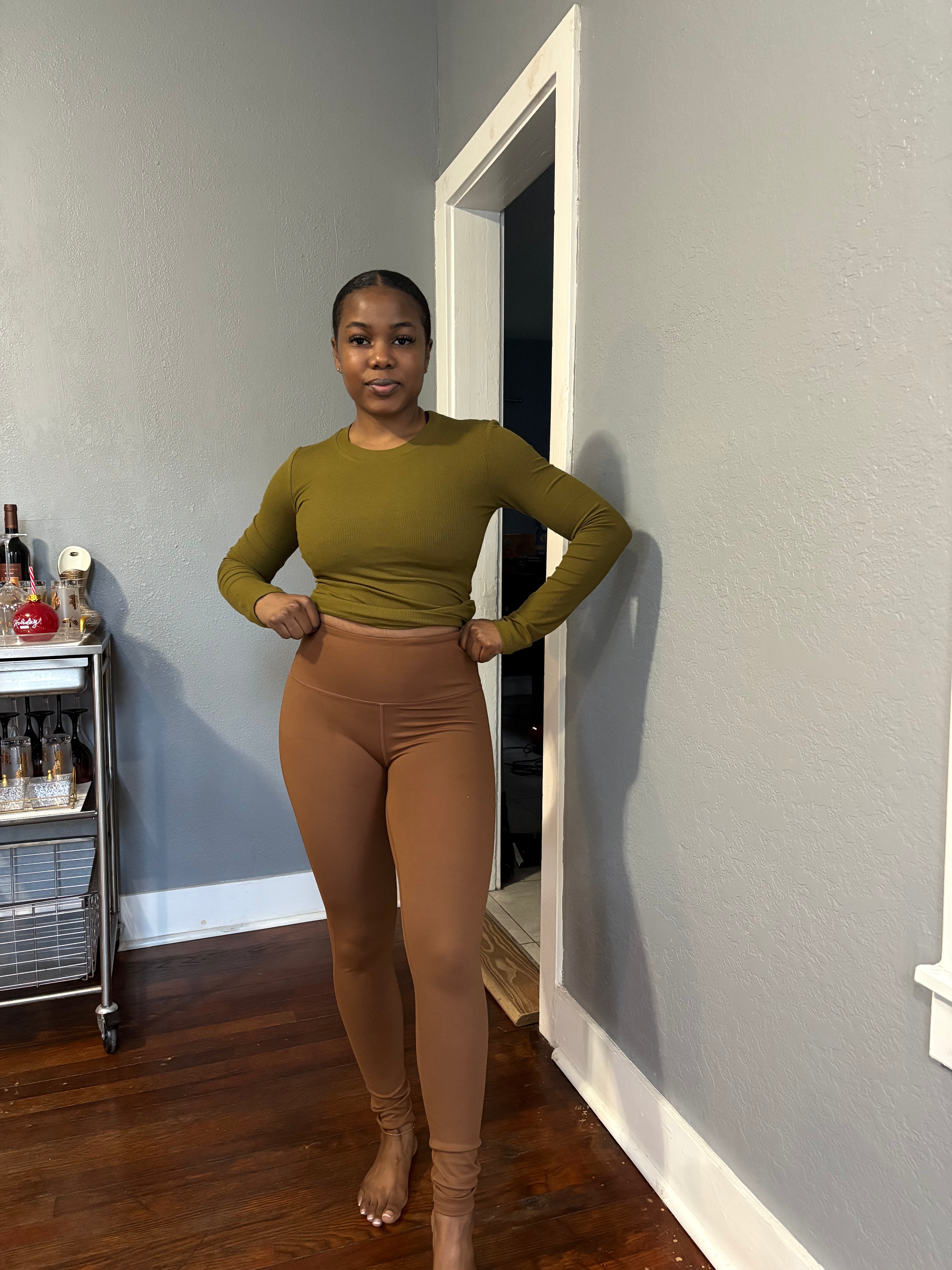 Essential Leggings in Brown