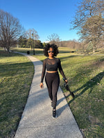 Load image into Gallery viewer, Essential Leggings in Black
