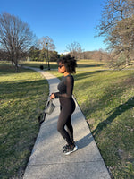 Load image into Gallery viewer, Essential Leggings in Black
