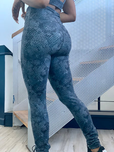 BLUE SNAKESKIN Leggings