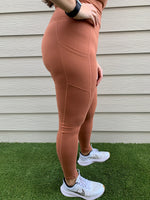 Load image into Gallery viewer, DEMI Pocket Leggings
